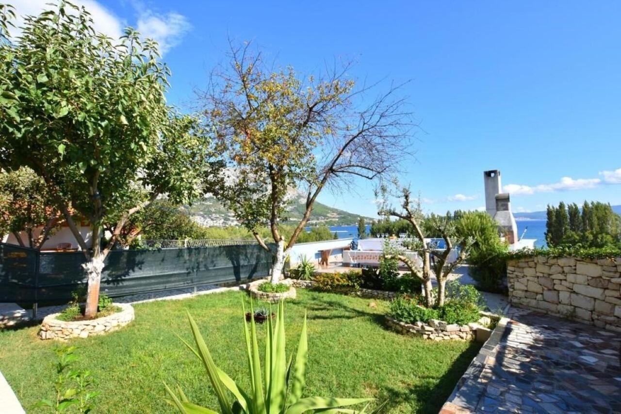 אומיס Apartment Rene מראה חיצוני תמונה